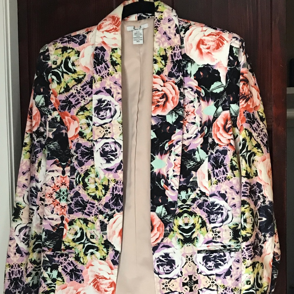 Kaleidoscope and rose mix print blazer